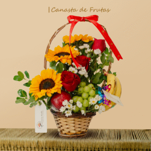 Canasta de flores y frutas