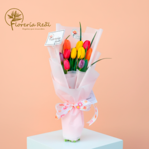 RAMO DE TULIPANES